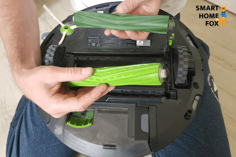 Две резиновые щетки iRobot Roomba i7+.